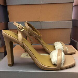 Lisa Vicky GRACE-V in Blush Faux Patent Leather Size 8